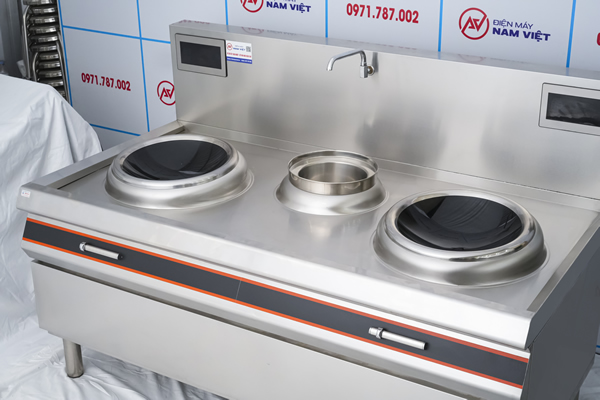 Cận cảnh chi tiết Bếp từ công nghiệp đôi mặt kính lõm