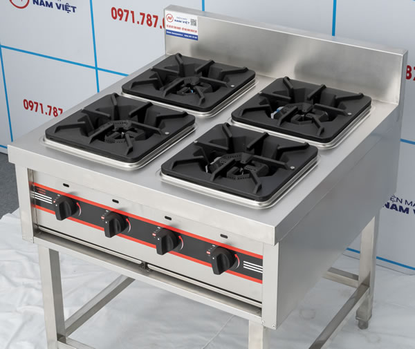 Hình ảnh thực tế bếp âu 4 họng chân cao