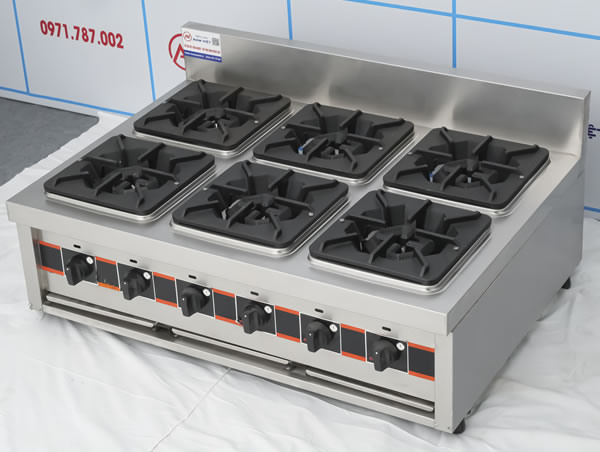 Hình ảnh thực tế bếp âu 6 họng chân thấp