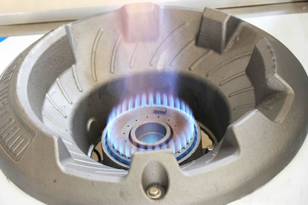 Hình ảnh ngọn lửa bếp á họng gang