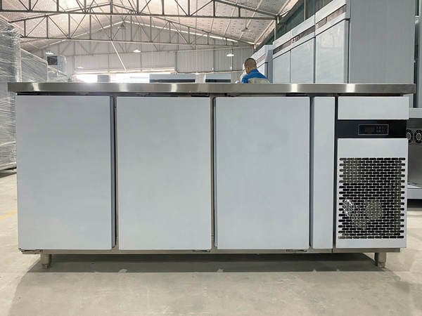 Hình ảnh thực tế bàn salad 3 cánh inox