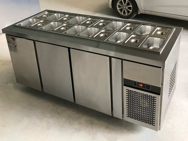 Hình ảnh thực tế Bàn salad quạt gió 3 cánh inox 1m8