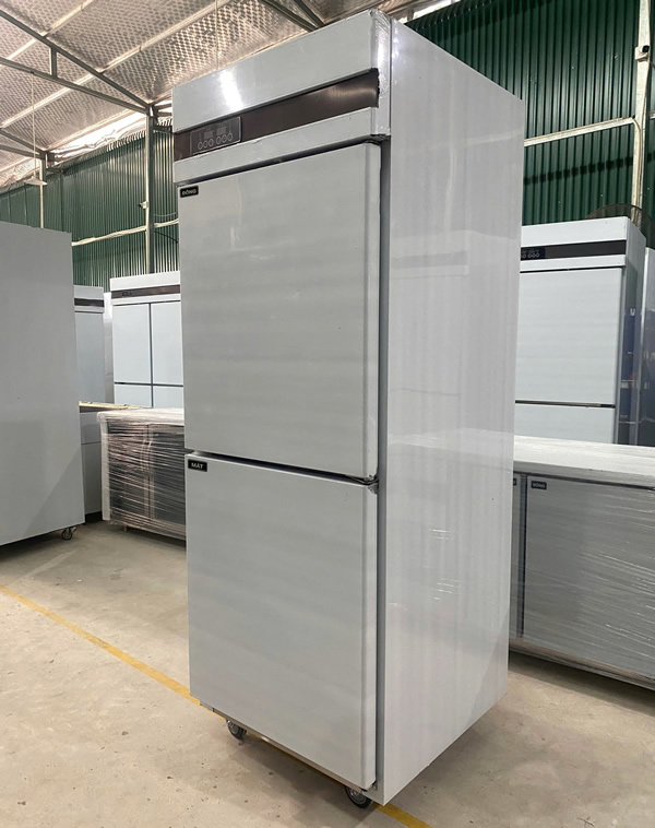 Hình ảnh thực tế Tủ đông công nghiệp 2 cánh inox 600L
